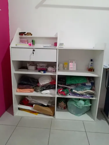 LOJA DE ROUPAS COMPLETA - ESTOQUE + MÓVEIS | R$ 7.500
