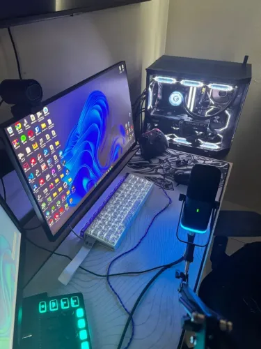 Setup Gamer Completo - i5 14600K + RTX 5070 + Alienware 320hz