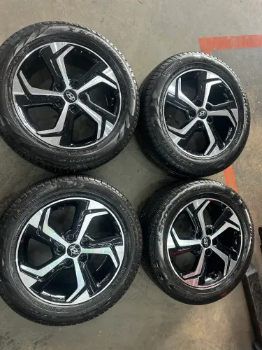 Rodas Creta aro 17 original + pneus Pirelli zeros 