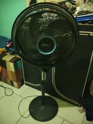 Ventilador de coluna Oster 