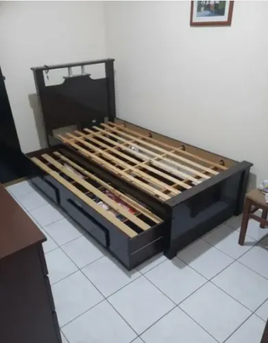 Bicama (cama principal + cama gaveta) + 2 gavetas para objetos