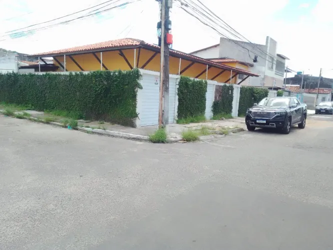 Aluga-se Casa ampla - Pereira Lobo