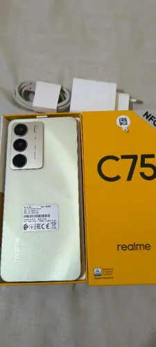 Pra vender logo realme c75 256 +16 de RAM 5 meses com os acessórios 