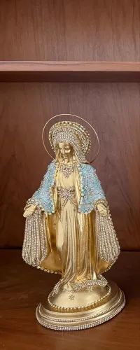 Nossa Senhora das Graças feita à mão