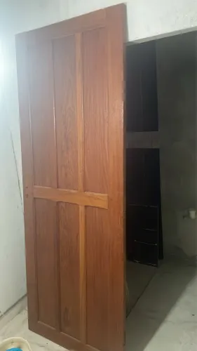 Porta de madeira Angelim c/ aduelas - NOVAS