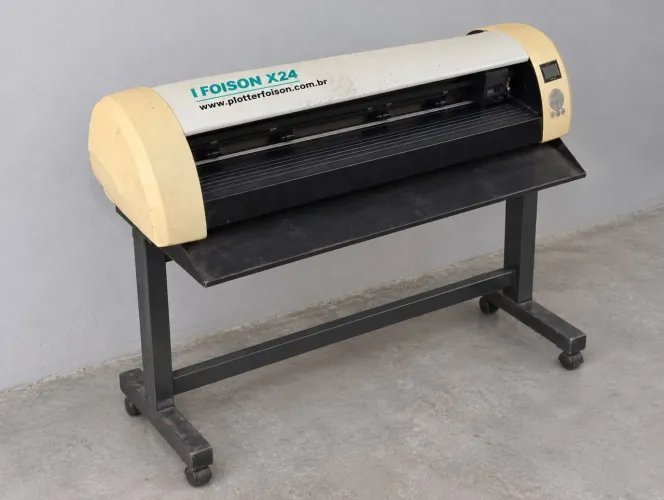 Plotter de Recorte Foison X24 com Pedestal - R$ 1.800 (negociável)