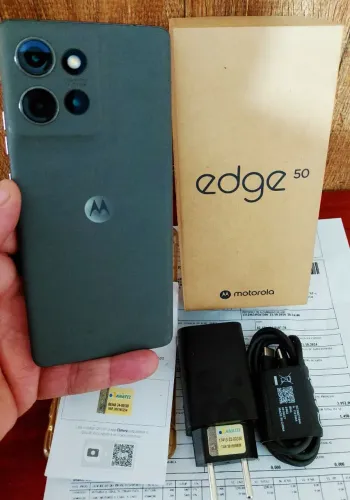 Moto Edge 50 5G//256 GB//12 Ram//NFC//Snapdragon//IP 68//Completo com NF!!