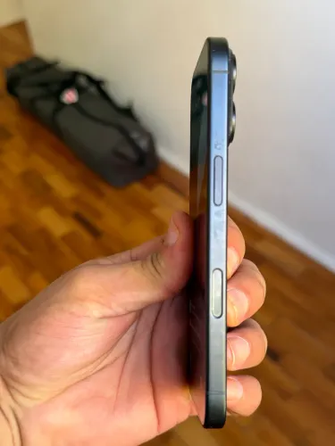 iPhone 16 semi novo, sem marcas 