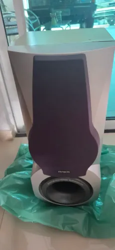 Par de caixas Aiwa 1060