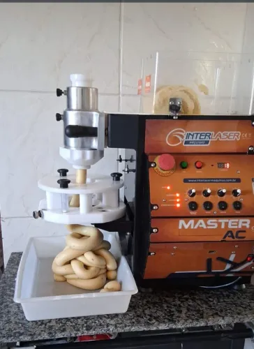 Vendo kit modeladora e panela mexedora de doces e salgados 