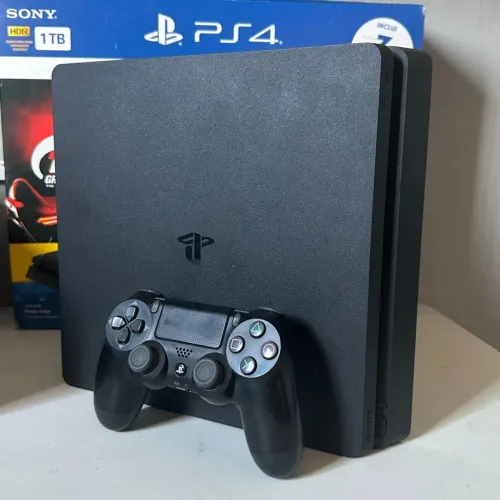 VENDE-SE PS4 SLIM