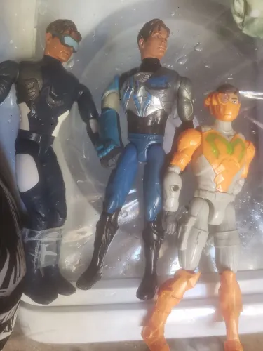 Bonecos heróis 