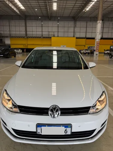 Volkswagen Golf Highline 1.4 TSI Total Flex Aut. 2017