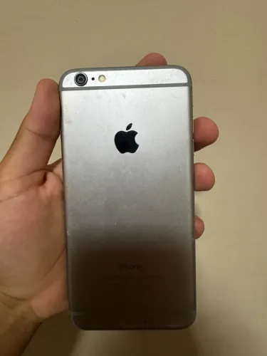 iPhone antigo para peças ou conserto