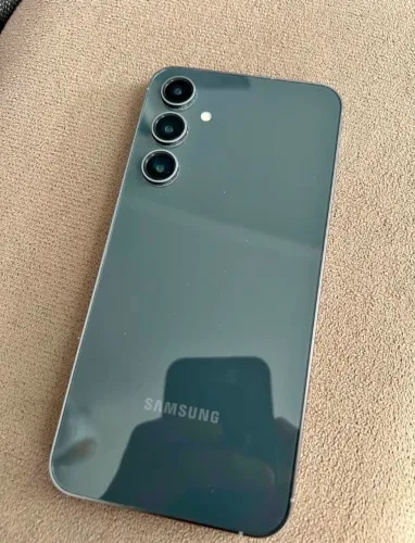 Samsung s23FE