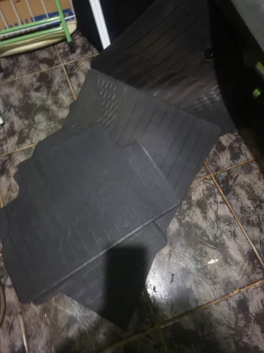 Vendo kit de carpetes para carro Tracker