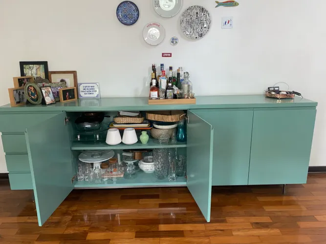 Aparador para sala de jantar. Excelente estado.