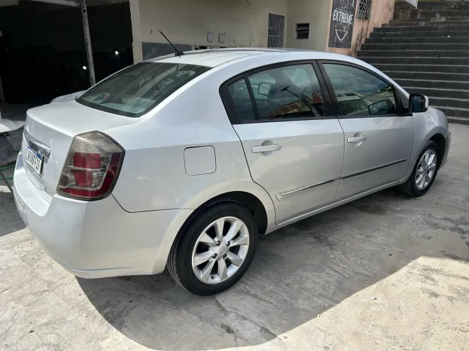 Nissan Sentra S 2.0/ 2.0 Flex Fuel 16V Aut. 2011