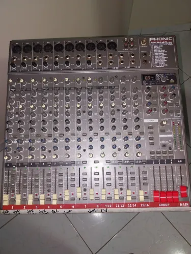 Mesa de som Phonic Am844D