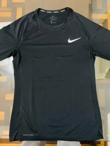 Camiseta térmica Nike manga longa