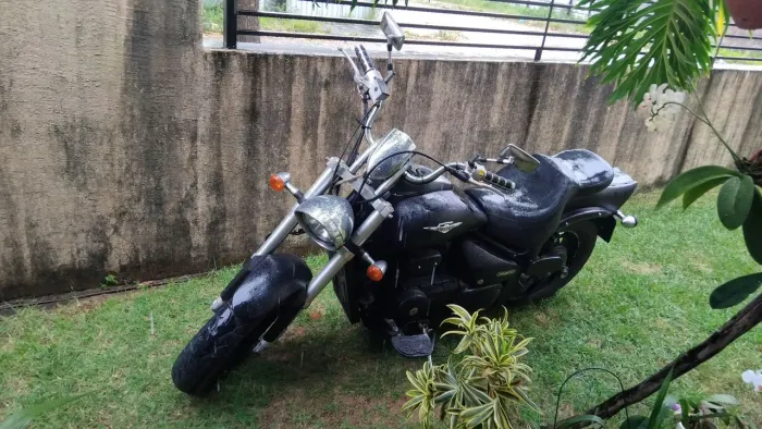 Vendo ou troco por carro do mesmo valor ou menos.Boulevard  M800.