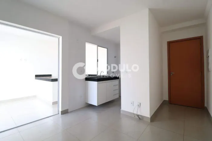 Apartamento disponível para locação no bairro Novo Mundo.