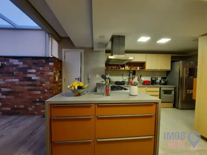 Vendo em Porto Alegre no Bairro República, amplo apartamento de 131m²