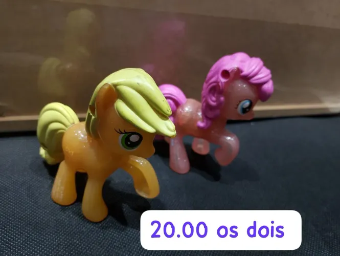 Vários brinquedos 