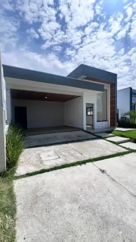 Casa à Venda em Condomínio Malibu em Caçapava