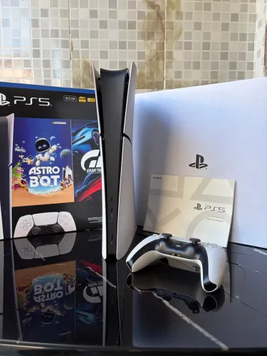 PlayStation 5 slim digital 825 modelo 2026