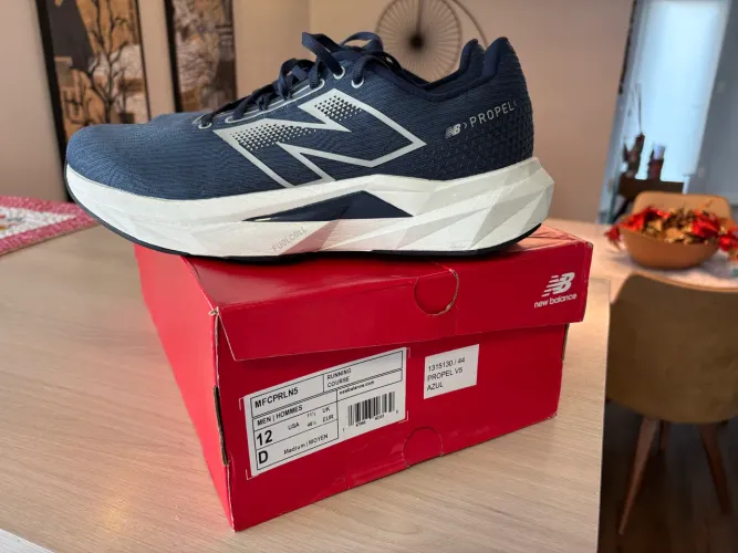 Tênis New Balance Propel v5 43/44 super macio