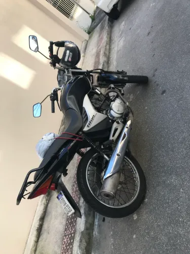Moto titã 