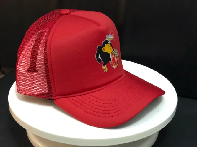 Boné Aba Telinha - Você Disse Pipoca? Corvo Jubileu (Vermelho/Unissex)
