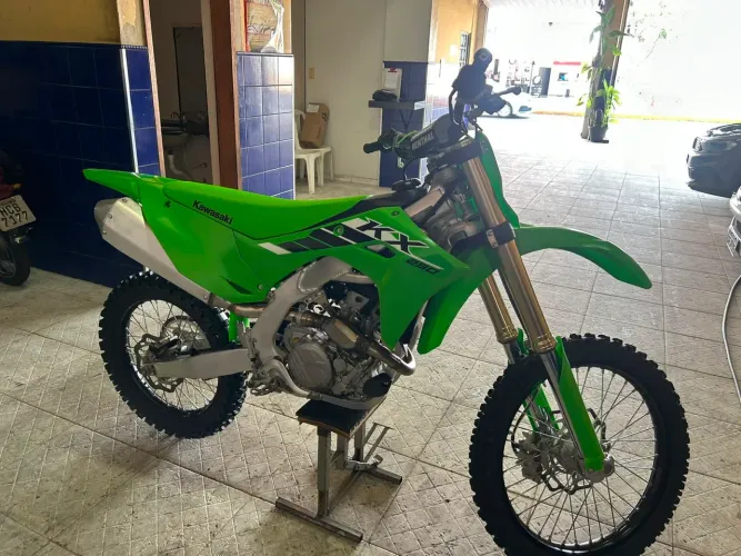KX250 2025, 31horas, suspensão revalvulada