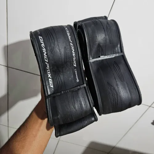 Pneu Tubeless Continental Grand Prix TR 32mm