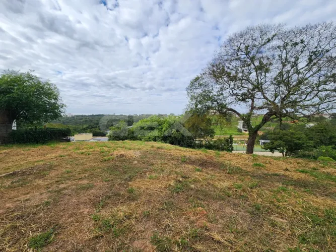 Lote à venda de 600m² no Condomínio Ville Royalle - Divinópolis/MG