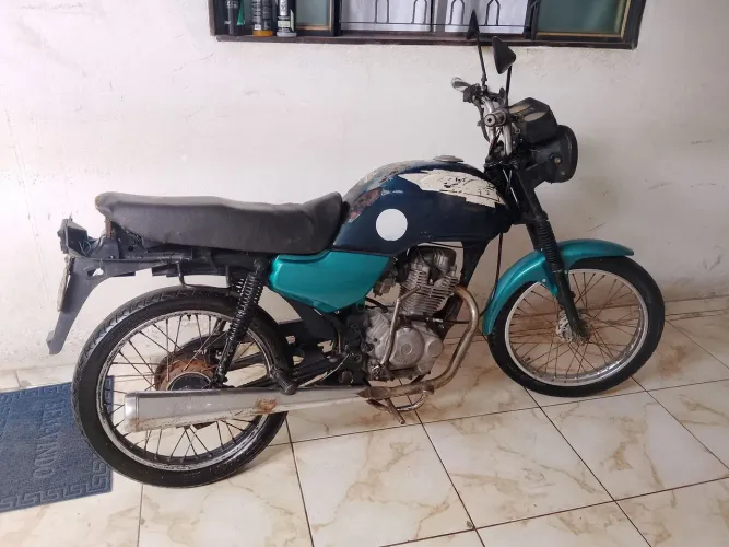 Vendo Titan 99 leia descrição