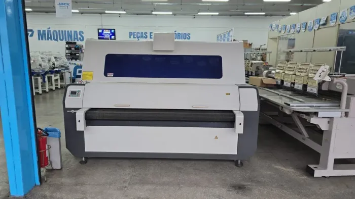 Máquina de Corte Laser BY-CAP1810