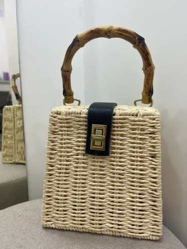 Bolsa estruturada palha