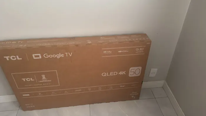 Tv TCL na caixa