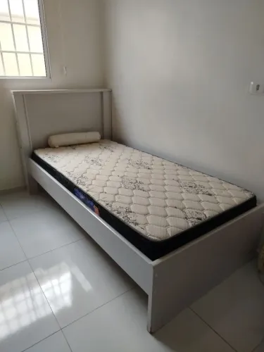 Cama de Solteiro Com Colchão de Espuma Novinha Apenas: R$450,00