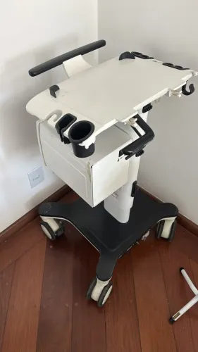 Carrinho Móvel Hospitalar / Consultório / Estética com Rodinhas e Gaveta