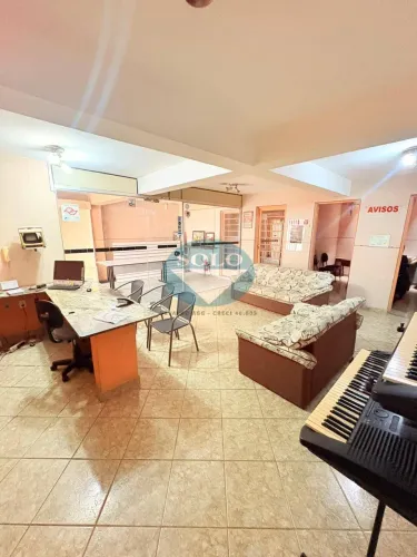 CASA COMERCIAL COM SALAS PRIVATIVAS NO CENTRO DE JUNDIAI