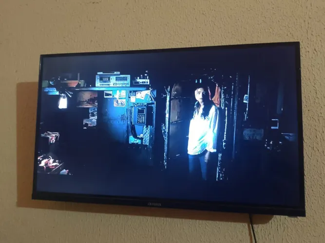 Televisão 32 polegadas aiwa semi nova