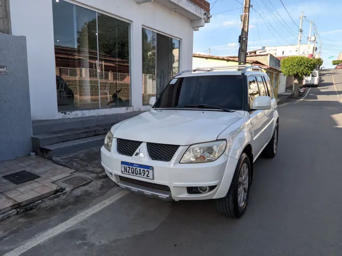 Mitsubishi Pajero TR4 2.0 Flex 16V 4X2 Aut. 2012
