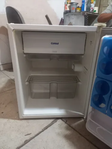 Frigobar Consul 80 litros com garantia em ótimo estado