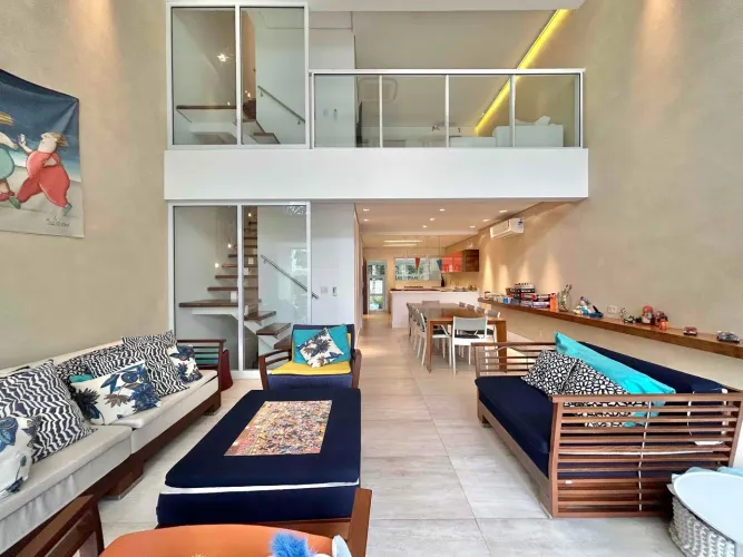 Casa em Condomínio à Venda na Enseada no Guarujá | QVista Inteligência Imobiliária Guarujá
