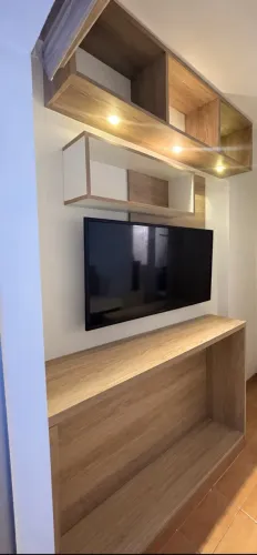 Rack com Painel de TV e Nichos