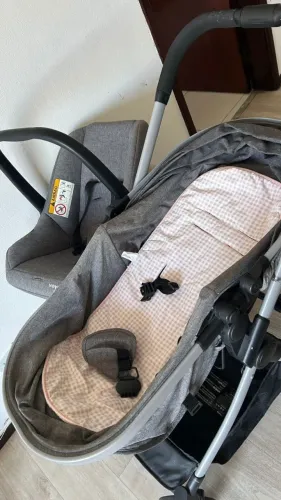 Carrinho de Bebê + Bebê Conforto