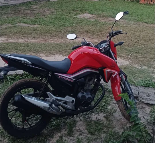 Moto 160 pra vender ,sem nenhum defeito,no ponto de andar